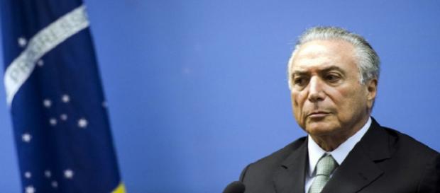 Esposa do coronel João Baptista Lima Filho pagou materiais de obra da filha de Temer em dinheiro vivo. PF investiga se dinheiro veio de propina. Esposa do coronel João Baptista Lima Filho pagou materiais de obra da filha de Temer em dinheiro vivo. PF investiga se dinheiro veio de propina.