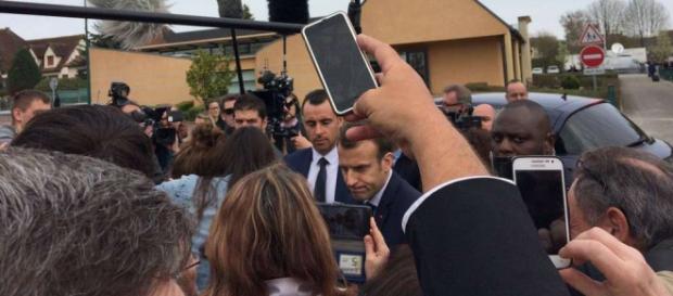 Interview de Macron à Berd'huis sur TF1: "Vous êtes venu en train ... - charentelibre.fr Interview de Macron à Berd'huis sur TF1: "Vous êtes venu en train ... - charentelibre.fr