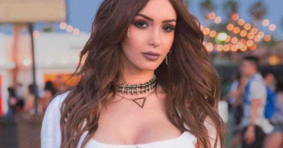 Nabilla devient la ris e du web au festival Coachella  2022