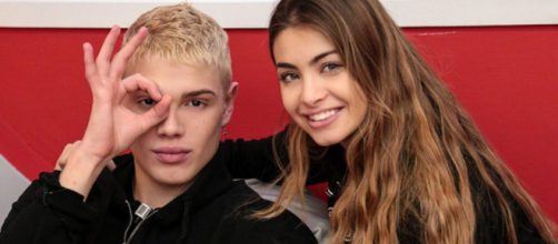 Gossip Amici 17: Biondo e Emma amoreggiano, Francesco Totti al serale.