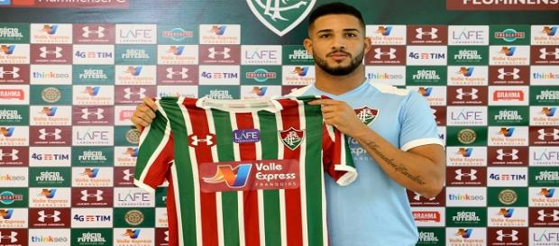 João Carlos, reforço contratado para o Brasileirão, foi apresentado nesta sexta (Foto: Twitter Oficial do Fluminense FC) João Carlos, reforço contratado para o Brasileirão, foi apresentado nesta sexta (Foto: Twitter Oficial do Fluminense FC)