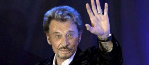 Johnny Hallyday : français ou américain ? Johnny Hallyday : français ou américain ?