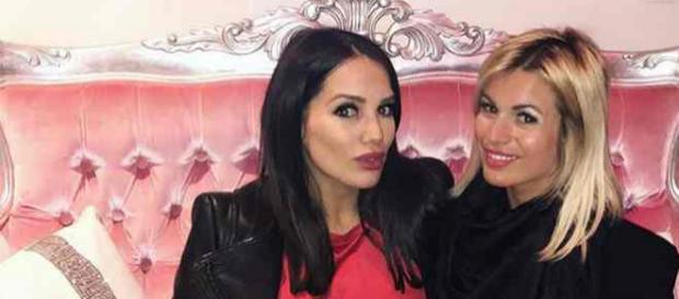 Manon Marsault et Carla Moreau sont-elles en froid ou toujours amies ? Manon Marsault et Carla Moreau sont-elles en froid ou toujours amies ?