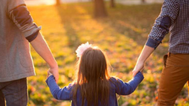 Il Comune di Roma ha effettuato una trascrizione spontanea registrando una bimba, figlia di due papà Fonte: mobinews