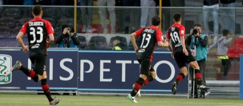 I calciatori del Foggia esultano dopo un gol segnato all'Ascoli