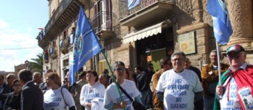 Manifestazione in provincia di Agrigento per l'acqua pubblica contro la privatizzazione (foto Di Bella).
