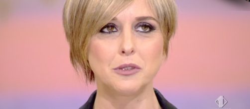 Nadia Toffa torna in tv alle Iene «Ho il cancro e porto la ... - ilmattino.it