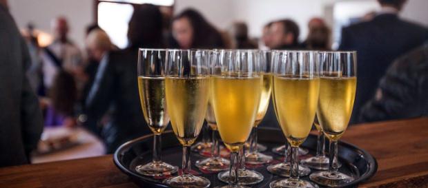 Alcol: 30 minuti di vita in meno per ogni bicchiere, il parere degli esperti Alcol: 30 minuti di vita in meno per ogni bicchiere, il parere degli esperti