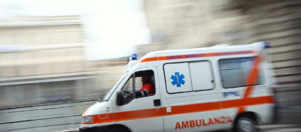 Bambina di 3 anni investita da un'auto muore sul colpo Bambina di 3 anni investita da un'auto muore sul colpo