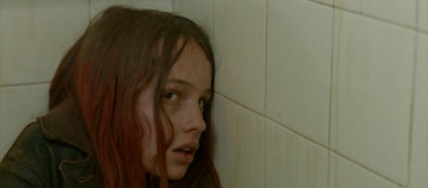 Christiane F. erschöpft auf einer öffentlichen Toilette (Film, Wir Kinder vom Bahnhof Zoo) Christiane F. erschöpft auf einer öffentlichen Toilette (Film, Wir Kinder vom Bahnhof Zoo)