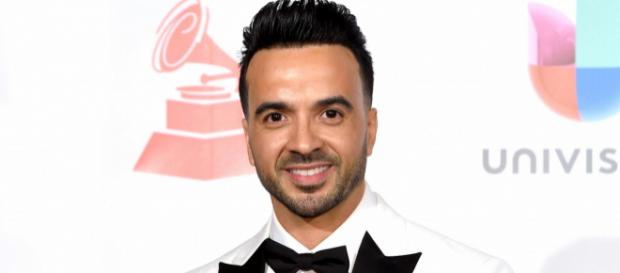 https://www.grammy.com/sites/com/files/styles/image_landscape_hero/public/luis_fonsi_hero_875111700.jpg?itok=gzlB2AbJ https://www.grammy.com/sites/com/files/styles/image_landscape_hero/public/luis_fonsi_hero_875111700.jpg?itok=gzlB2AbJ