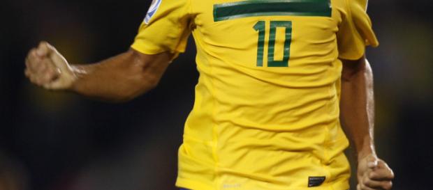 O jogador é muito conceituado e tem oportunidades no futebol europeu O jogador é muito conceituado e tem oportunidades no futebol europeu