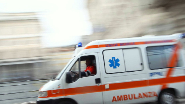 Bambina di 3 anni investita da un'auto muore sul colpo