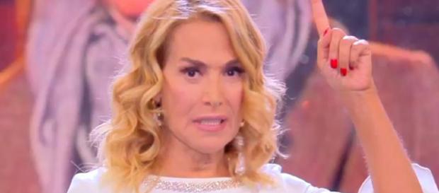 Barbara D'Urso a Verissimo: 'Mi criticano perché ho un carattere forte'. Barbara D'Urso a Verissimo: 'Mi criticano perché ho un carattere forte'.