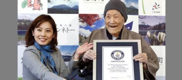 Masazo Nonoka recebe o titulo de Homem mais velho do mundo Masazo Nonoka recebe o titulo de Homem mais velho do mundo
