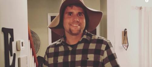 Ryan Edwards was arrested for reportedly breaking his probation. [image source: E!News - YouTube]