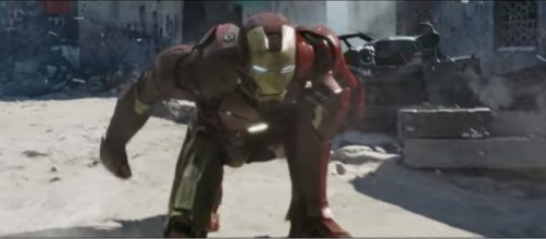 Iron Man about to kick some bad guys' butts. [Image via Epic Scene/YouTube screencap]