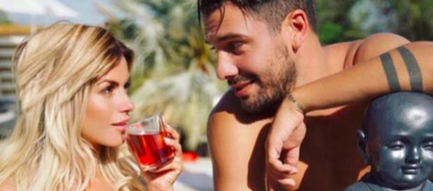 Carla Moreau et Kevin Guedj (Les Marseillais Australia) toujours amoureux à Coachella ? Carla Moreau et Kevin Guedj (Les Marseillais Australia) toujours amoureux à Coachella ?