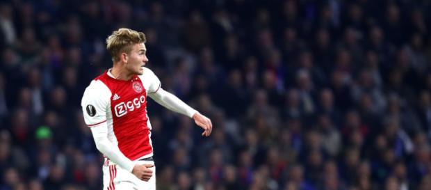 Grandes equipos de Inglaterra ofrecerán mucho dinero por Matthijs. Grandes equipos de Inglaterra ofrecerán mucho dinero por Matthijs.