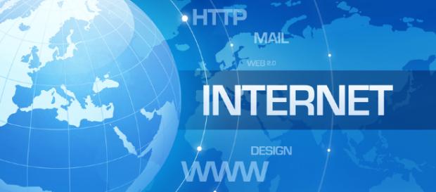 Internet se siente más como una parte real de nosotros. Internet se siente más como una parte real de nosotros.