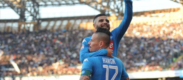Lorenzo Insigne und Marek Hamsik sorgen für Jubelstimmung im Oval. Lorenzo Insigne und Marek Hamsik sorgen für Jubelstimmung im Oval.