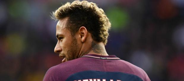 Mercato : Neymar s'éloigne du Real Madrid... et du PSG ? Mercato : Neymar s'éloigne du Real Madrid... et du PSG ?