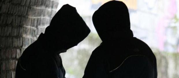 Overdose per una minorenne: scattano le indagini che scoprono un giro di spaccio tra minorenni. Overdose per una minorenne: scattano le indagini che scoprono un giro di spaccio tra minorenni.