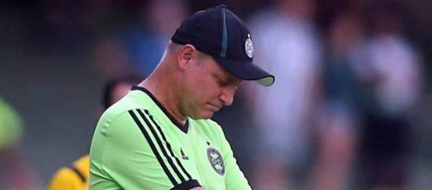 Sandro Fromer foi o primeiro técnico demitido na Série B Sandro Fromer foi o primeiro técnico demitido na Série B