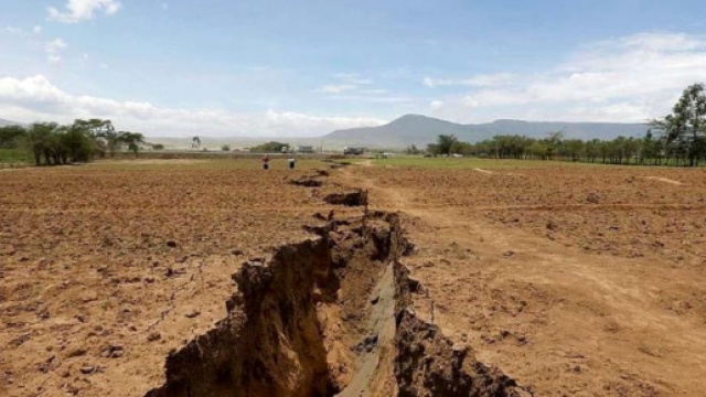 La spaccatura in Kenya, dovuta alle piogge