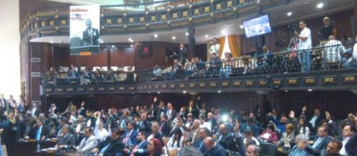 AN aprueba juicio contra el presidente Nicolás Maduro con 105 ... - efectococuyo.com