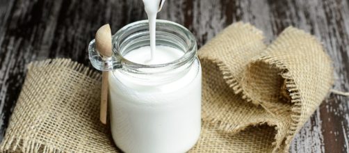 Alimenti ricchi di fermenti lattici come lo yogurt, ma non solo proteggono il fegato dagli effetti della cirrosi epatica - foto:fulperfarms.com