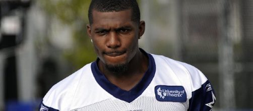 Will Dez Bryant sign with the Buffalo Bills? [image source: Mahanga - Wikimedia Commons]