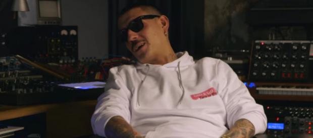 Noyz Narcos spiega il suo rapporto con la morte Noyz Narcos spiega il suo rapporto con la morte