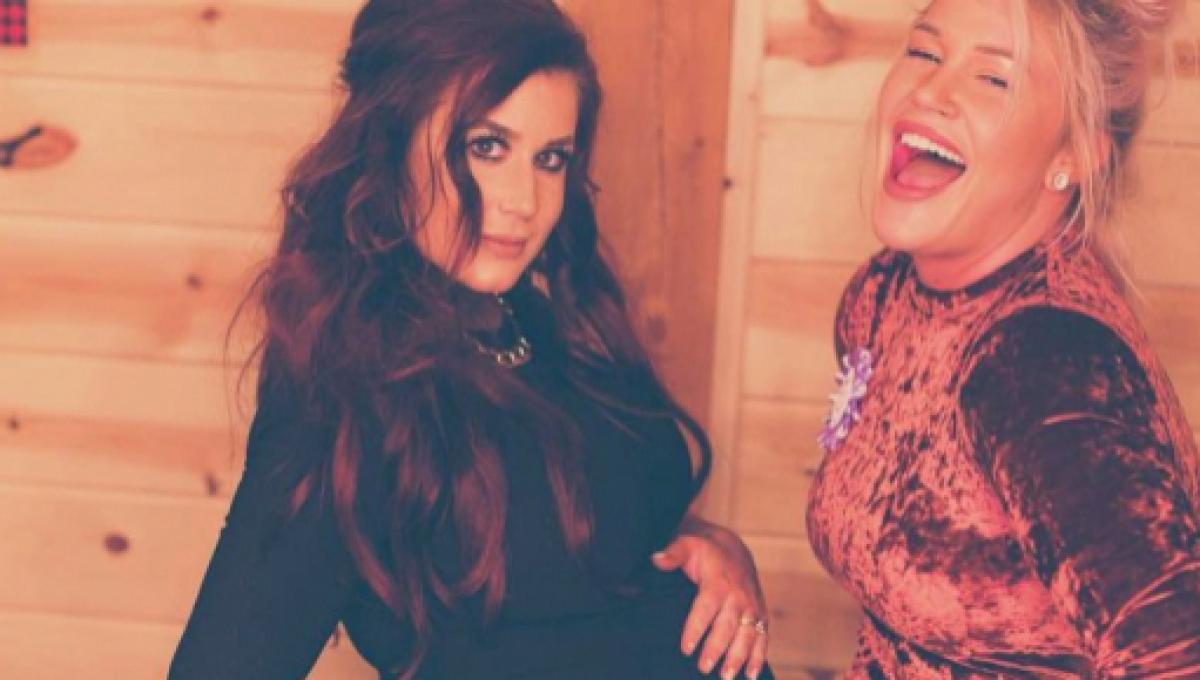 Teen Mom 2 Cast Member Chelsea Houska Shows Off Baby Bump On