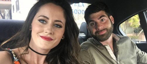 Jenelle Evans and David Eason take a car selfie. [Photo via Instagram]