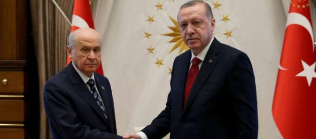 Erdogan will vorgezogene Wahlen in der Türkei | Politik - az-online.de Erdogan will vorgezogene Wahlen in der Türkei | Politik - az-online.de