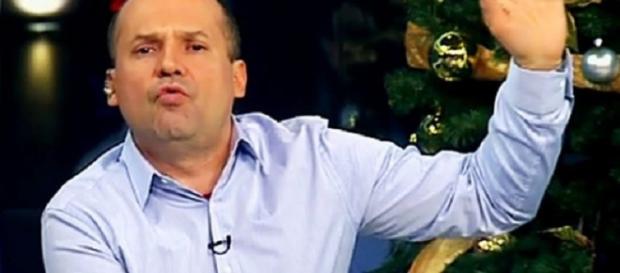 Iată măscăricul care jignește românii Iată măscăricul care jignește românii