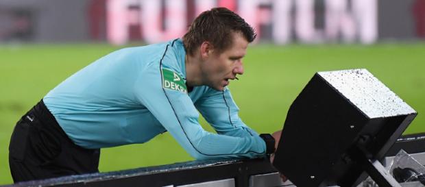 IFAB-Entscheidung: Videobeweis wird offizielle Regel! - Int ... - kicker.de IFAB-Entscheidung: Videobeweis wird offizielle Regel! - Int ... - kicker.de