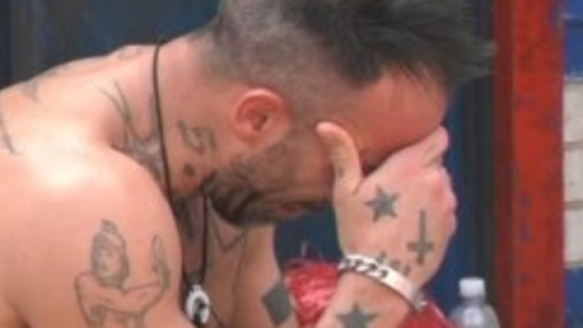 Gf: il pianto di Simone, la confessione di Mariana