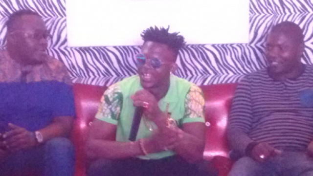 L'artiste camerounais Tenor lors de son point de presse (c) Odile Pahai