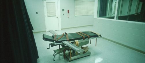 In una camera della morte di una prigione dell'Alabama è stata praticata l'iniezione letale a un detenuto di 83 anni.