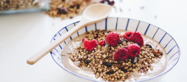 Granola chocolateada de trigo sarraceno - greensandra.com Granola chocolateada de trigo sarraceno - greensandra.com