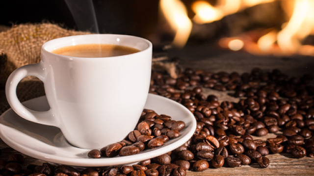 Caffè e caffeina: benefici e rischi per la salute