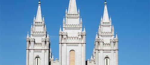 The iconic Mormon church in Salt Lake City, Utah / [img src: Wikimeida user Niro87: CC BY-SA 3.0]