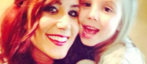 Chelsea Houska poses with daughter Aubree. - [Photo via Instagram]