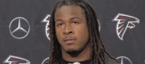 Devonta Freeman supports Johnny Manziel’s NFL comeback (Image Credit: Atlanta Falcons/YouTube) Devonta Freeman supports Johnny Manziel’s NFL comeback (Image Credit: Atlanta Falcons/YouTube)