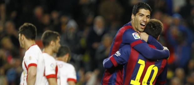 El Barça gana sin exprimirse con hachazos de Messi y Suarez El Barça gana sin exprimirse con hachazos de Messi y Suarez