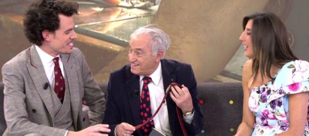 Sálvame| ¡Momentazo! Juan Avellaneda diseña dos corbatas muy ... - telecinco.es Sálvame| ¡Momentazo! Juan Avellaneda diseña dos corbatas muy ... - telecinco.es