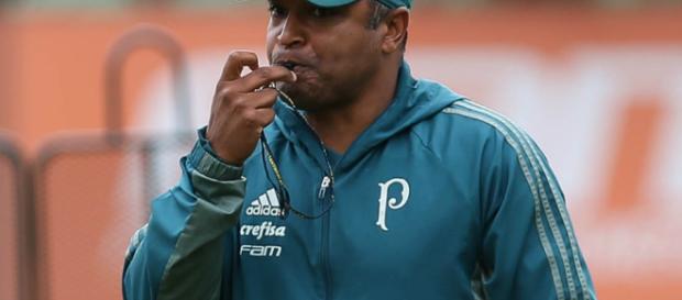 Técnico Roger Machado na Academia de Futebol Técnico Roger Machado na Academia de Futebol