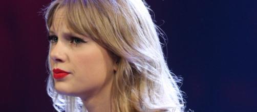 Taylor Swift's NYC apartment broken into by stalker who takes a shower and a nap. [Image Credit: Wikimedia Commons]